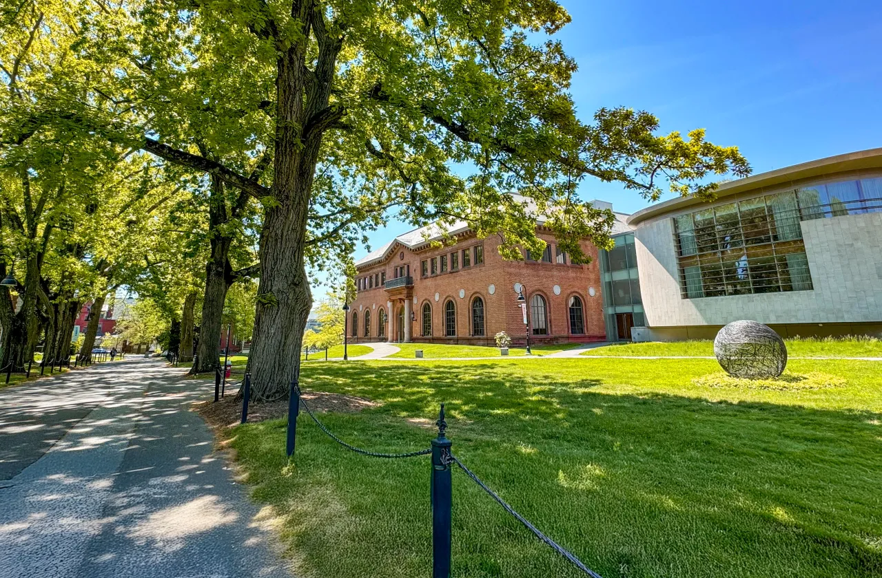 Neilson Library exterior summer