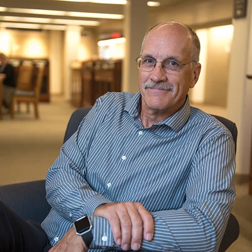 Psycholory Professor Randy Frost