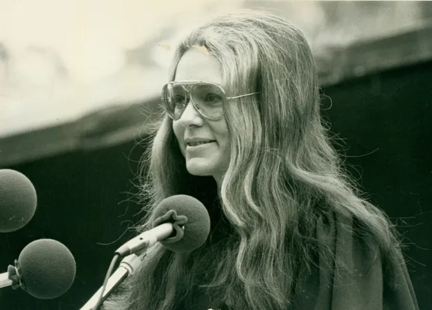 Gloria Steinem ’56 giving her commencement address at Smith College, 1971