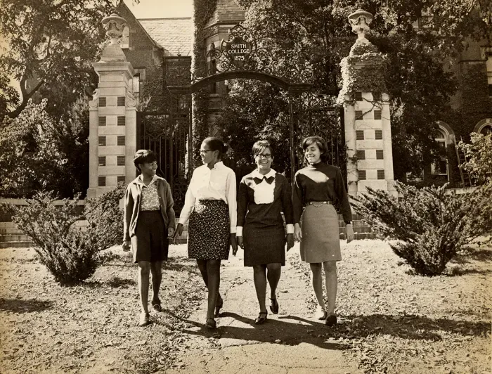 Washington, D.C.-area Smith students in front of the Grécourt Gates, 1968